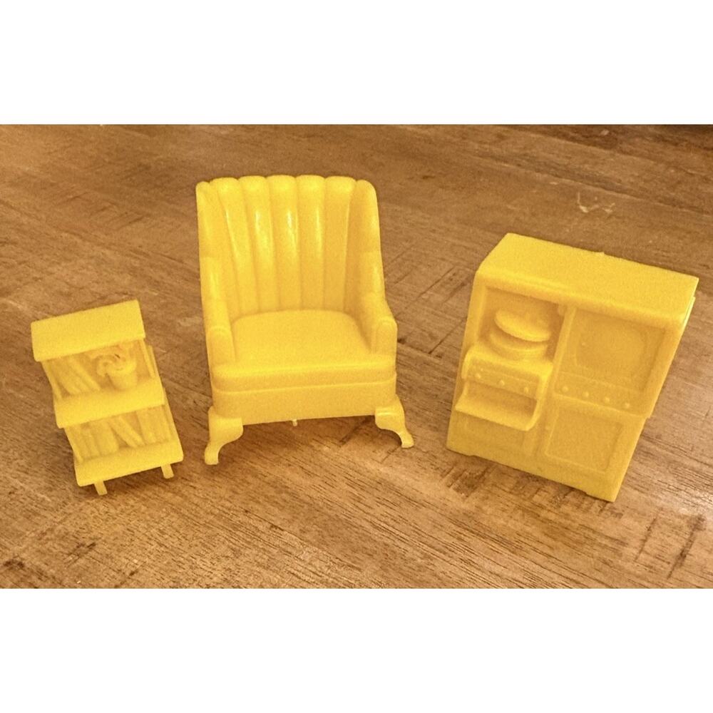 Marx VTG Dollhouse Furniture Living Room Armchair Side Table Console TV yellow